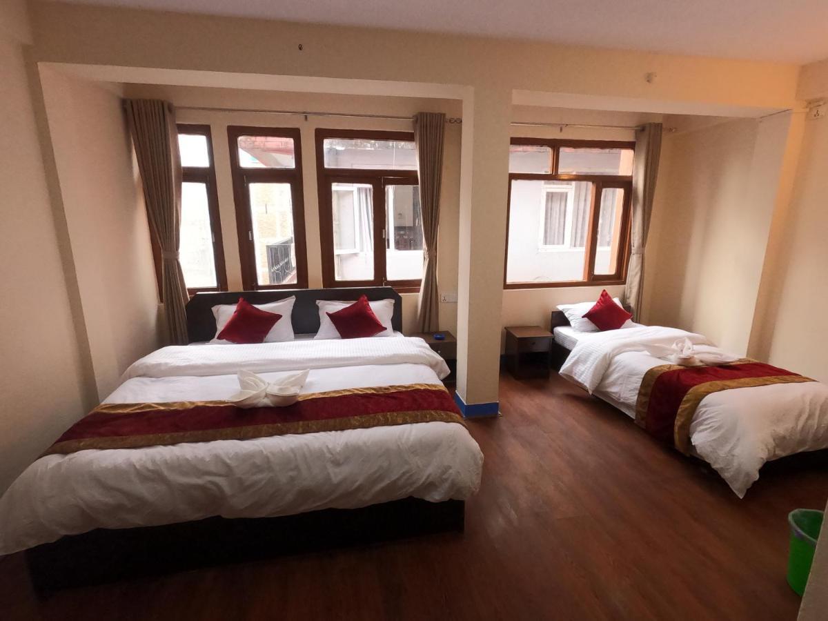 Hotel Silver Jubilee Katmandou Extérieur photo