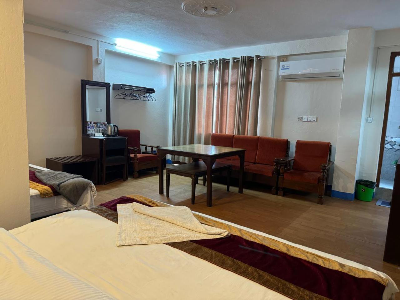 Hotel Silver Jubilee Katmandou Extérieur photo