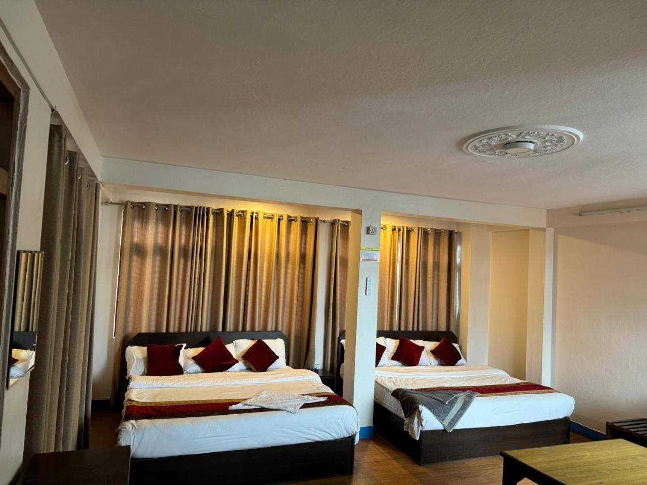 Hotel Silver Jubilee Katmandou Extérieur photo